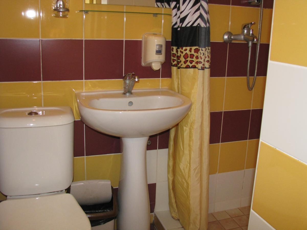 Piligrimo Uzeiga Motel Kadares Ngoại thất bức ảnh