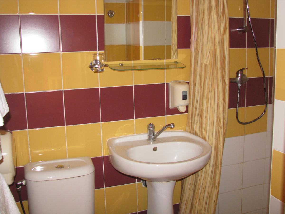 Piligrimo Uzeiga Motel Kadares Ngoại thất bức ảnh